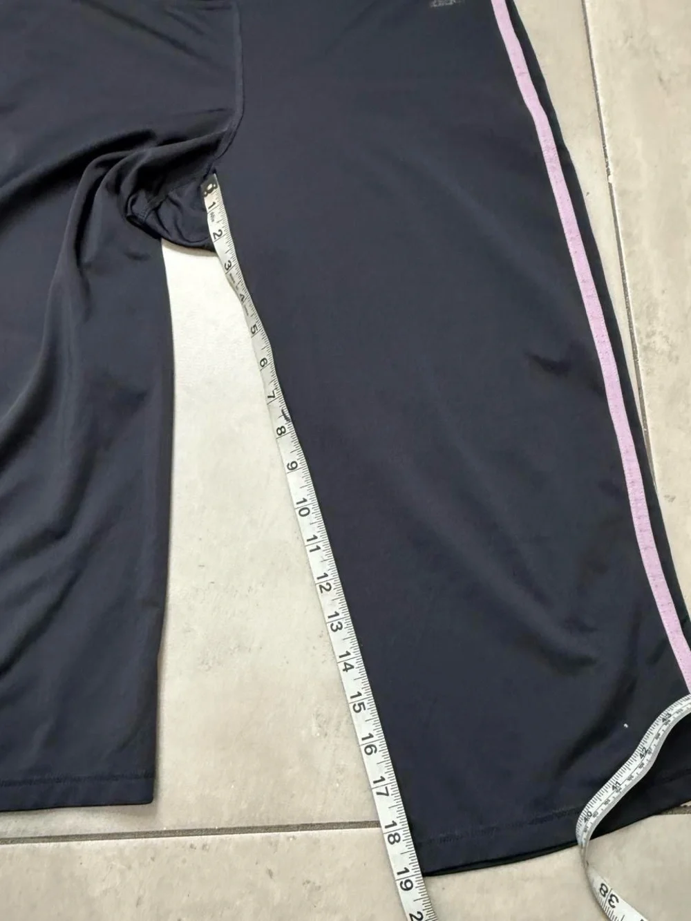 Y2K Adidas Capris Sporty It-Girl cropped track pants athletic yoga pants